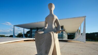 Carreiras da magistratura foram responsáveis por mais da metade do valor pago com supersalários em um ano. Imagem referente a matéria