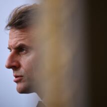 O presidente da França, Emmanuel Macron, fez anúncio sobre serviço militar nesta quinta-feira (27) Imagem referente a matéria